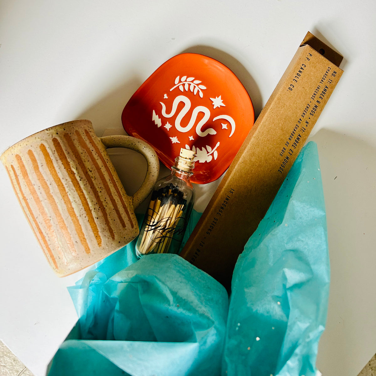 Image showcasing Earthy Gift Box – The Waxwing