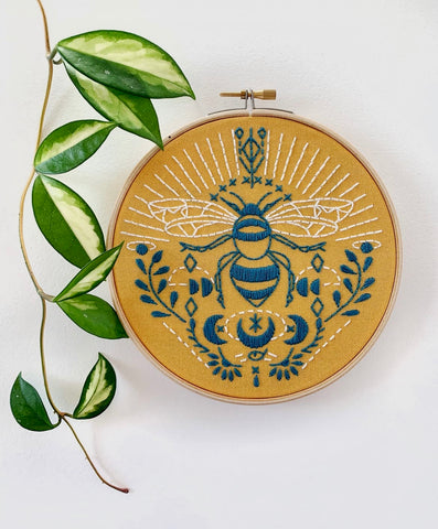 Bee Rikrack Embroidery Kits